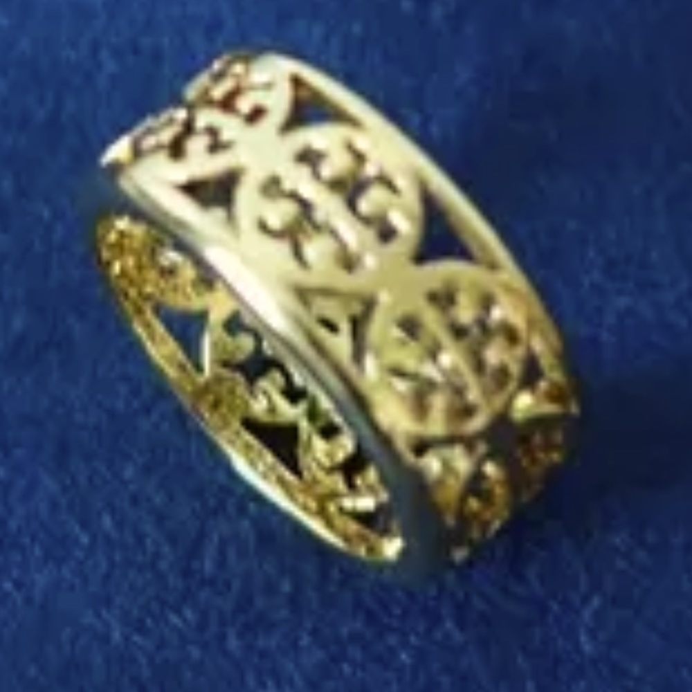 TORY BURCH GOLD PLATE KINSLEY RING SIZE 7. TB LOGO CUT OUTS ALL AROUND, DUST BAG